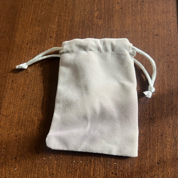 NEW EARRINGS | SMALL BUSINESS - Picture 4 of 6